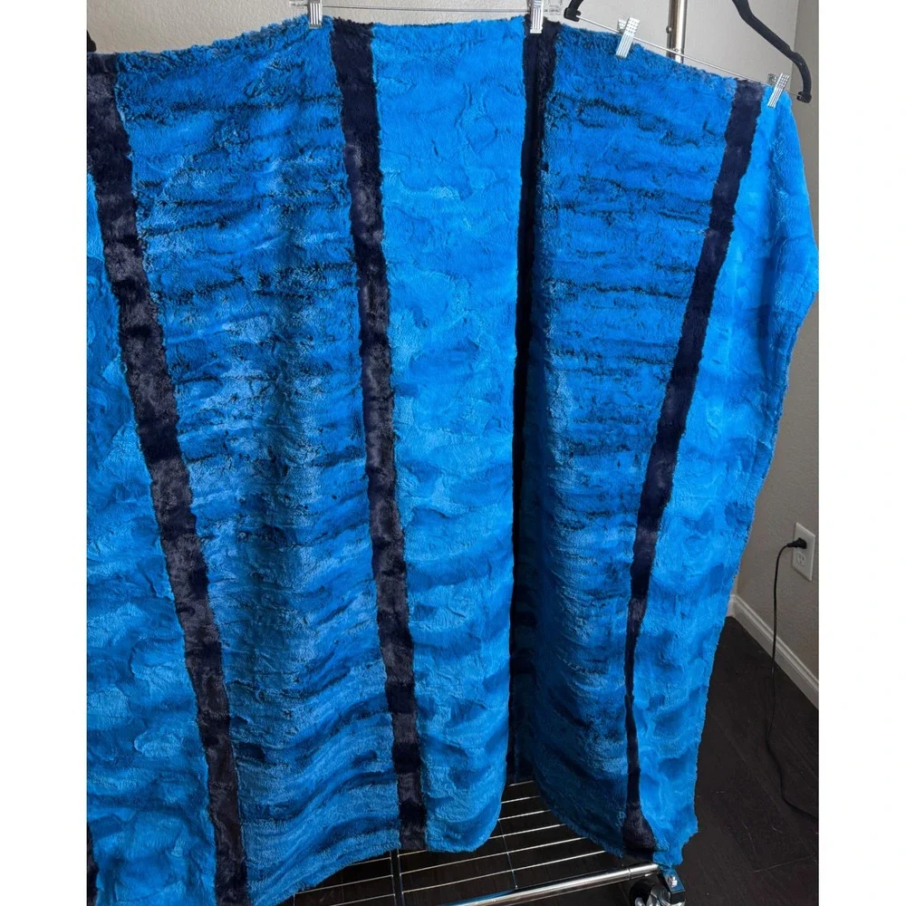 Sew Sweet Minky 74x52 Large Luxury Throw Blanket Blue Striped USA Made